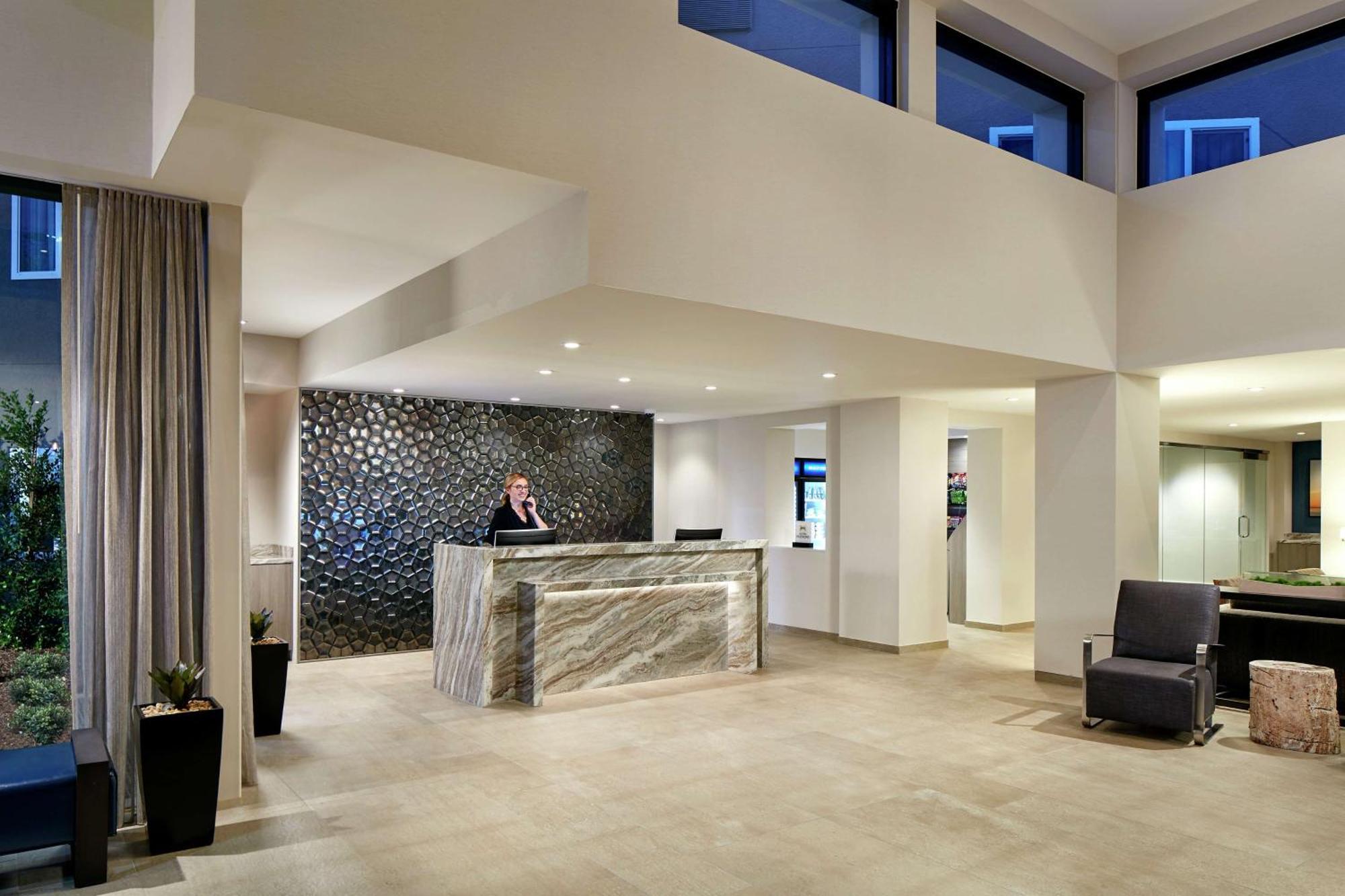 Hilton Garden Inn San Diego Mission Valley/Stadium Eksteriør billede